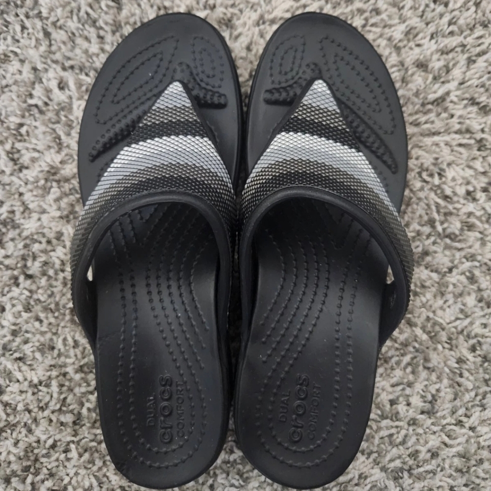 Crocs Monterey Beaded Stripe Wedge Flip Women’s Size 8 Black Grey Silver